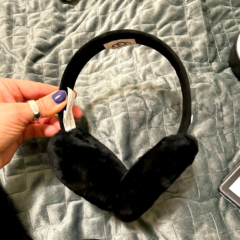 NEW UGG Black Shearling Earmuffs